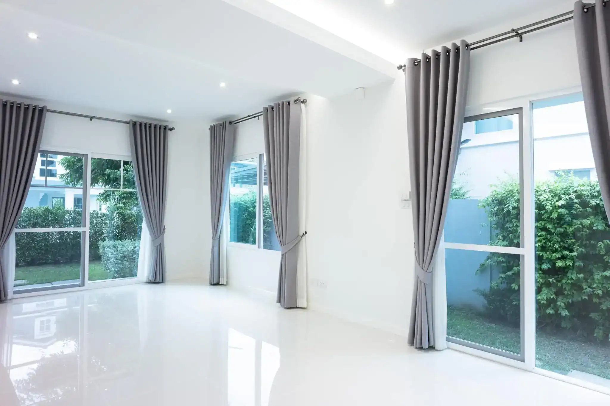 How to Choose the Best Custom Window Shades for Every Room in Your Miami Home